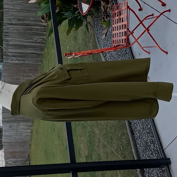 Talbots Petites Olive Green Long Sleeve Button Down Easy Care Blouse Size M - Picture 5 of 12